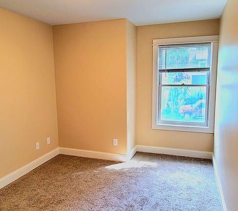 5th image of 401 W College St #B