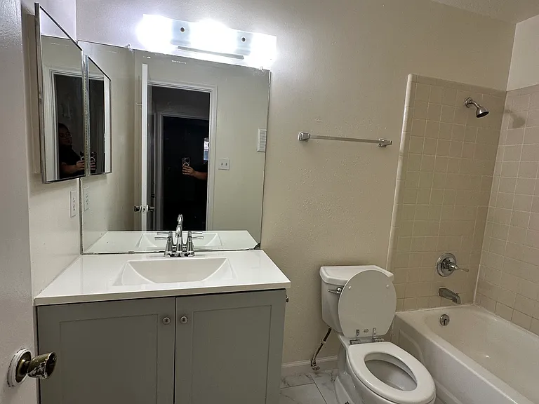 9700 Leawood Blvd #1314 — Photo 6