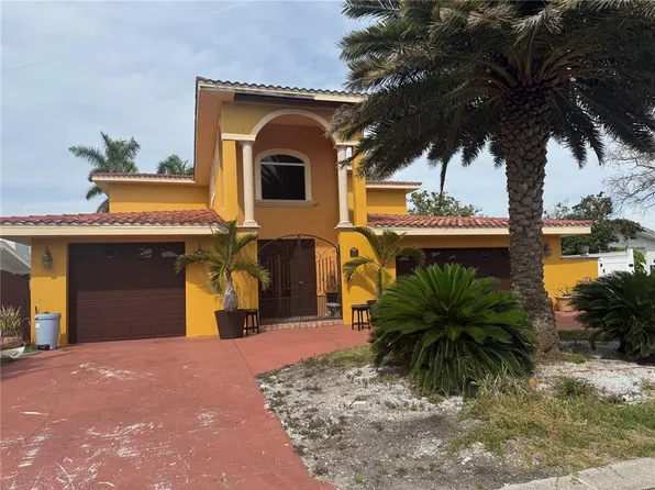 11105 8th St E, Treasure Island, FL 33706