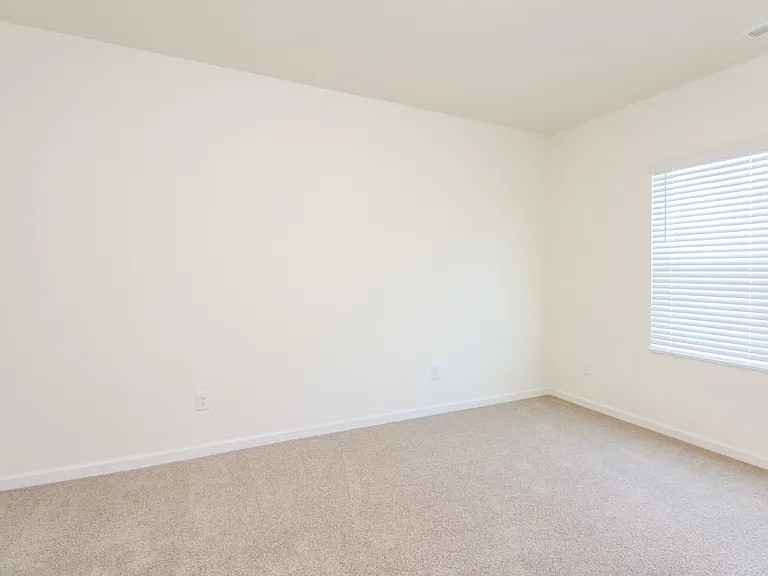 1537 Corbett St — Photo 10