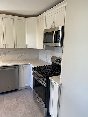 2nd image of 385 Pleasant St APT 1