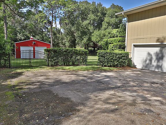 2nd image of 310 S Pressview Ave