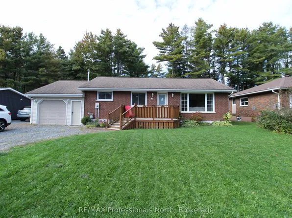 83 Pine St, Bracebridge, ON P1L 1K8