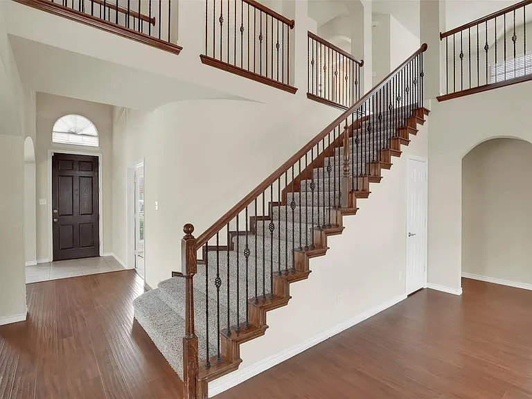 10438 Coach House Ln — Photo 13