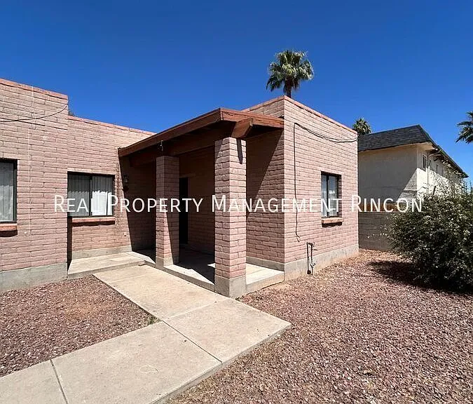 1150 N Catalina Ave #3 — Photo 1