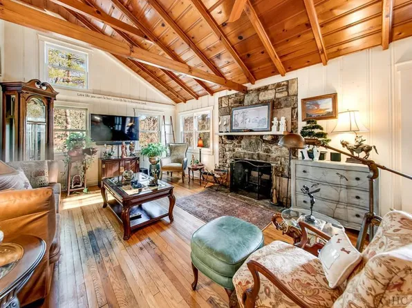 4288 Cedar Creek Road, Glenville, NC 28736