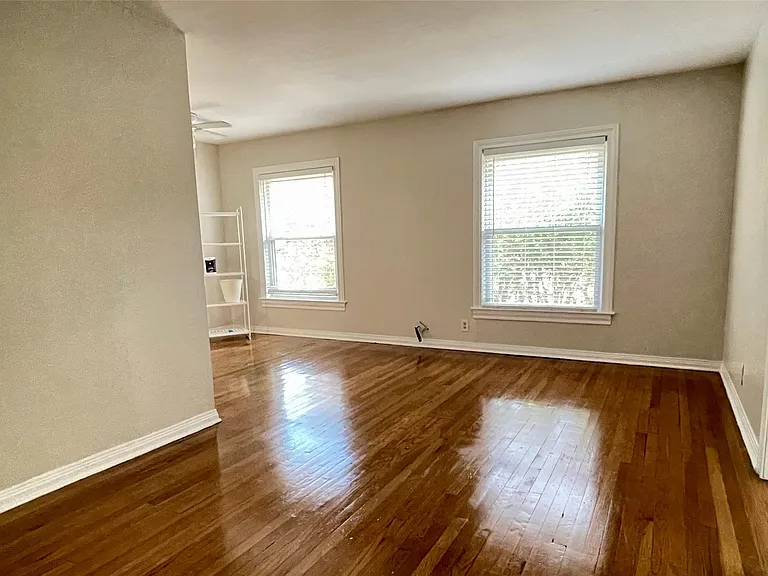 1502 Elmen St #4 — Photo 3