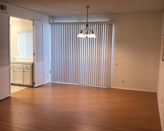 2nd image of 5310 Zelzah Ave Unit 104