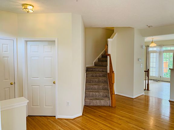 Entry/Interior