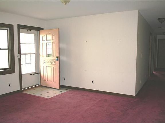 5th image of 3425 N Lake Park Ave