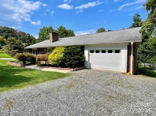 685 Peniel Rd, Columbus, NC 28722