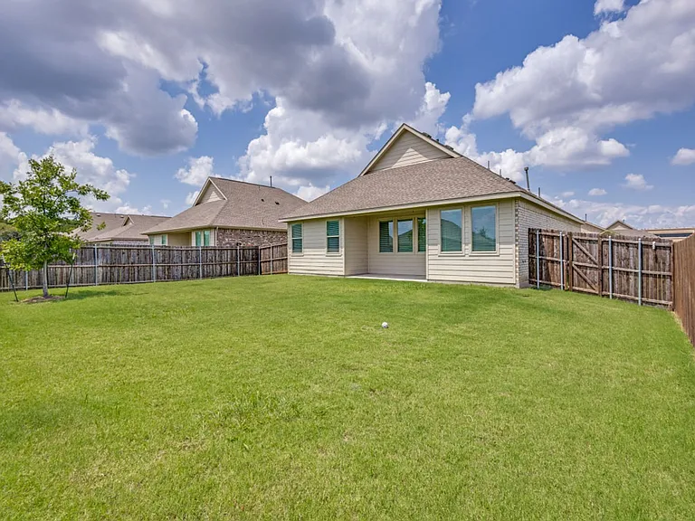 1601 Madison Dr — Photo 25