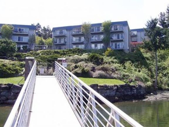 5th image of 924 Shorewood Dr APT 30