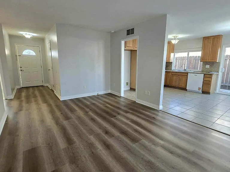 1495 Vallejo Dr — Photo 5