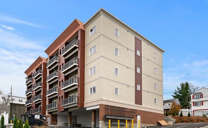 1st image of 10 Franklin Ave #37