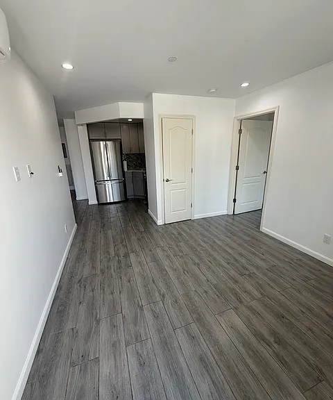 7302 Woodside Ave #2G — Photo 2