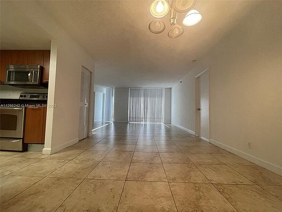 2nd image of 3300 NE 192nd St APT 1004