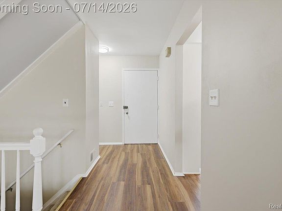 3rd image of 1097 Kirts Blvd Unit A