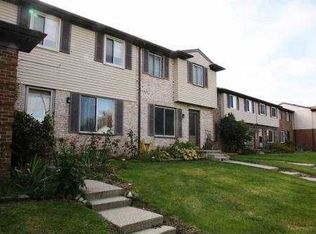 606 Lambkins Rd, Saline, MI 48176