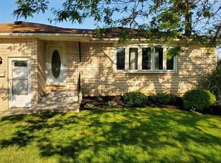 96 Lexington Grn, West Seneca, NY 14224