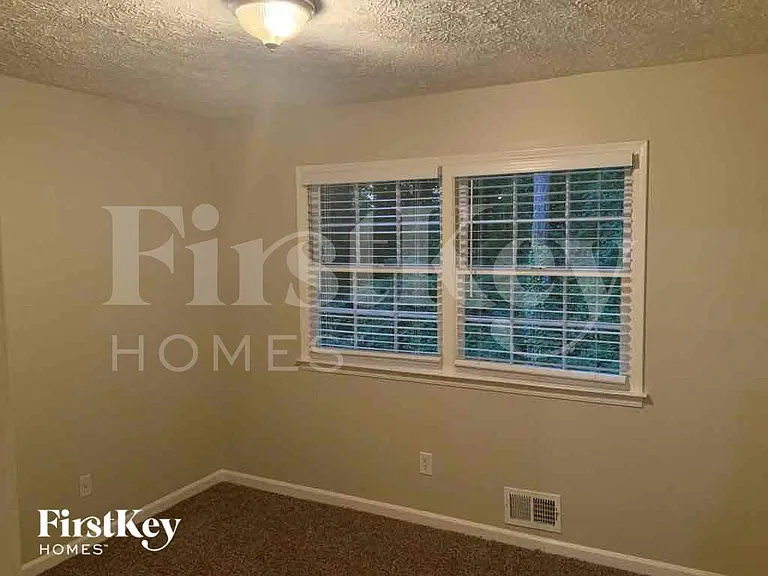 3267 Wintercreeper Dr — Photo 8