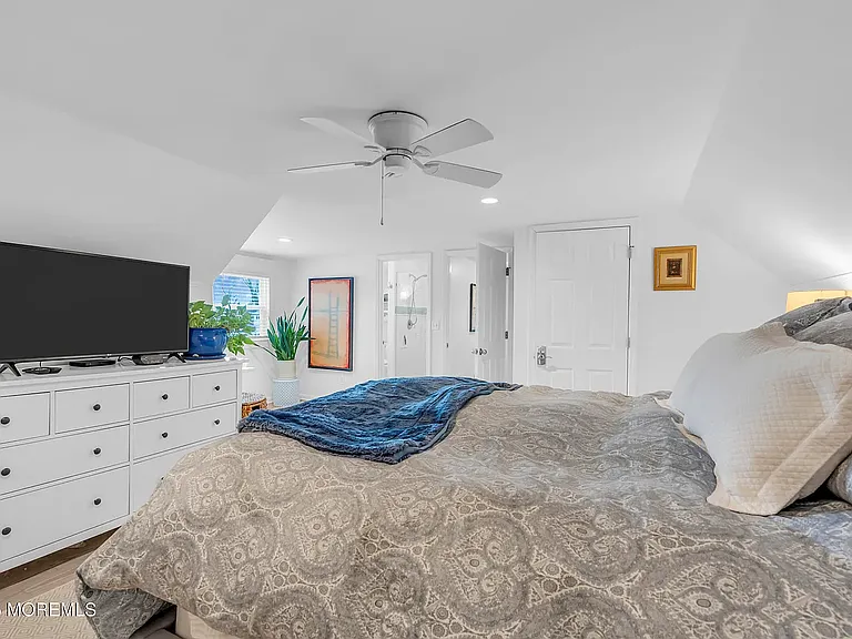 1204 Holly Pl — Photo 14
