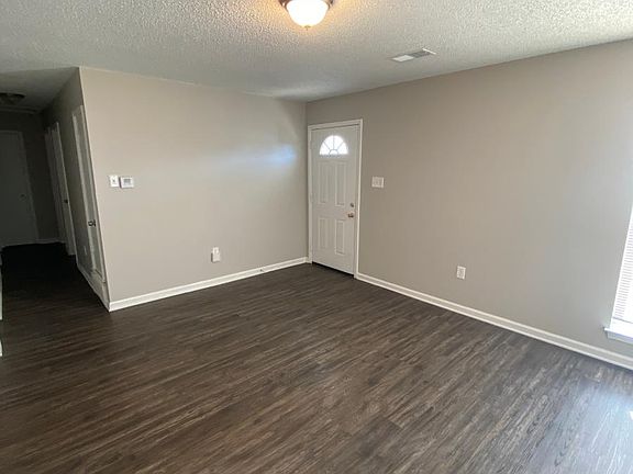 4th image of 2632 Van Der Veer Dr