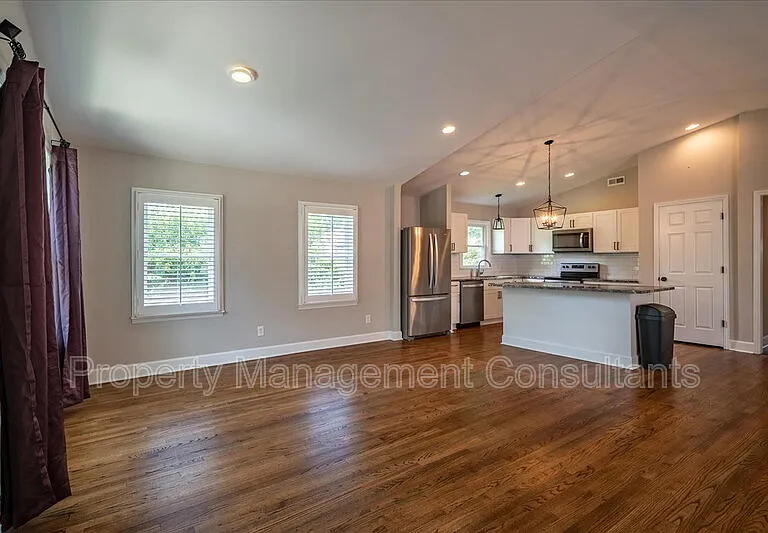 805 Rison Ave NE — Photo 15