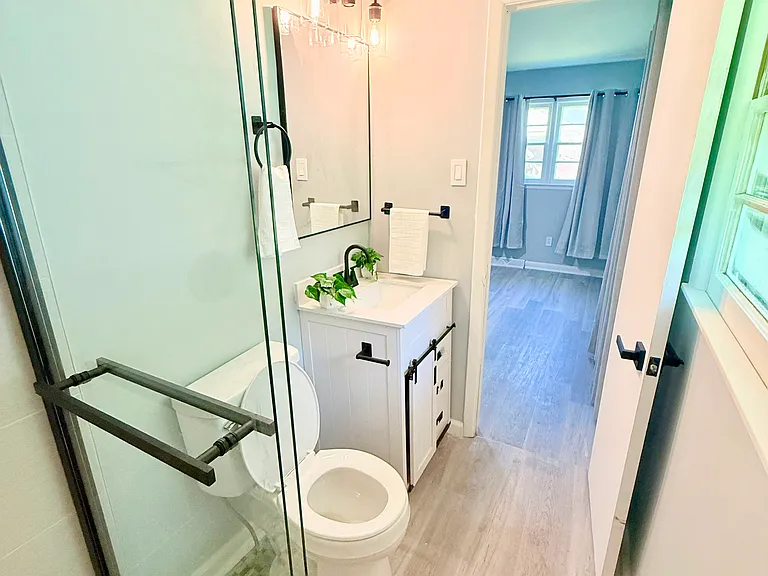 3130 Bancroft Ave — Photo 3