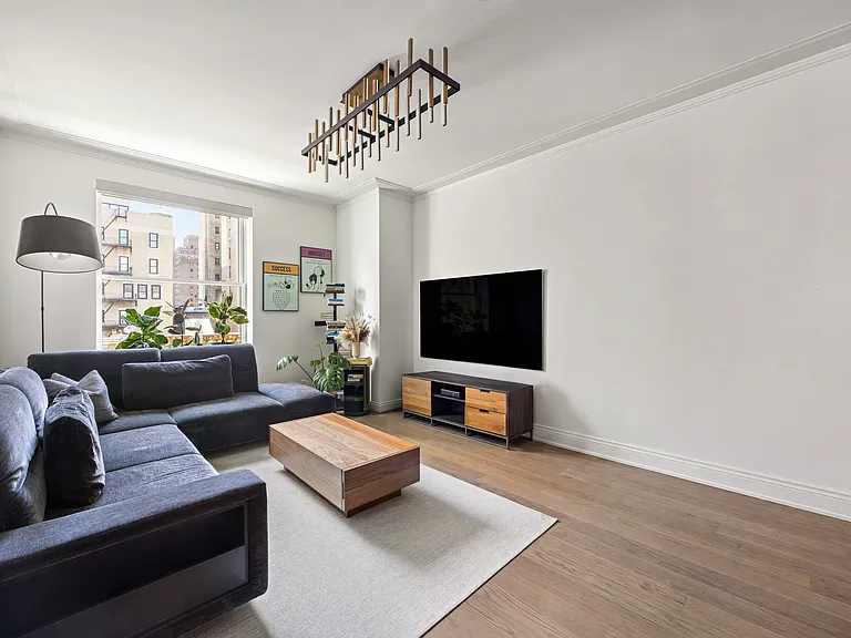 350 W 71st St #6A — Photo 1