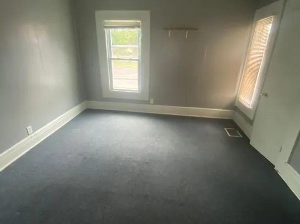 164 Walnut St APT 1, Springfield, MA 01105