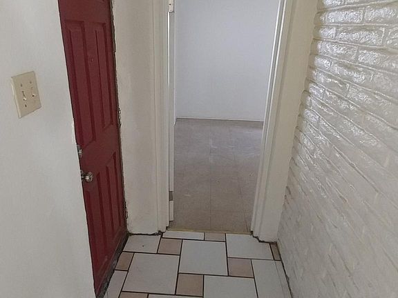 5th image of 668 N H St APT 6