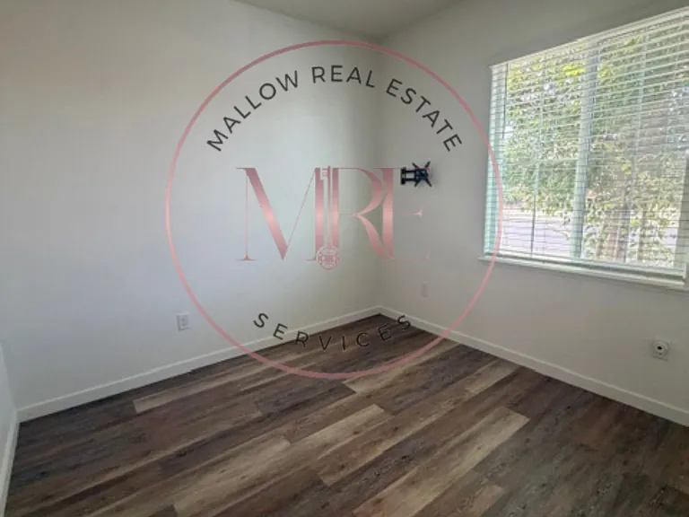 1451 Dunwoody Dr — Photo 11