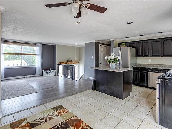 4th image of 1808 Cedaridge Dr