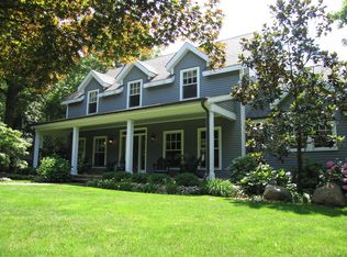 227 W Neck Rd, Huntington, NY 11743