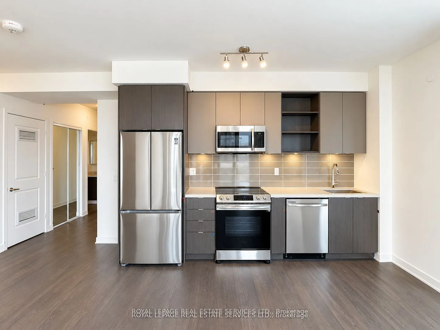 3 bed, $3,200 — Photo 4