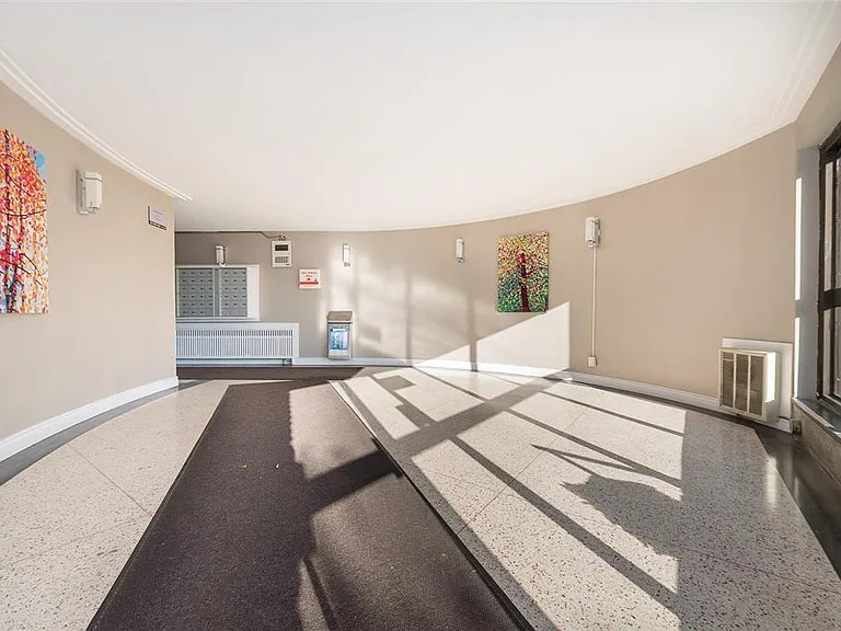 19 Craigton Dr — Photo 2