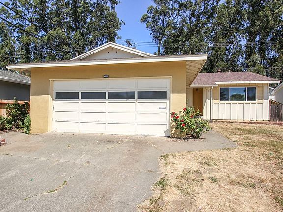 4th image of 2580 Evergreen Dr