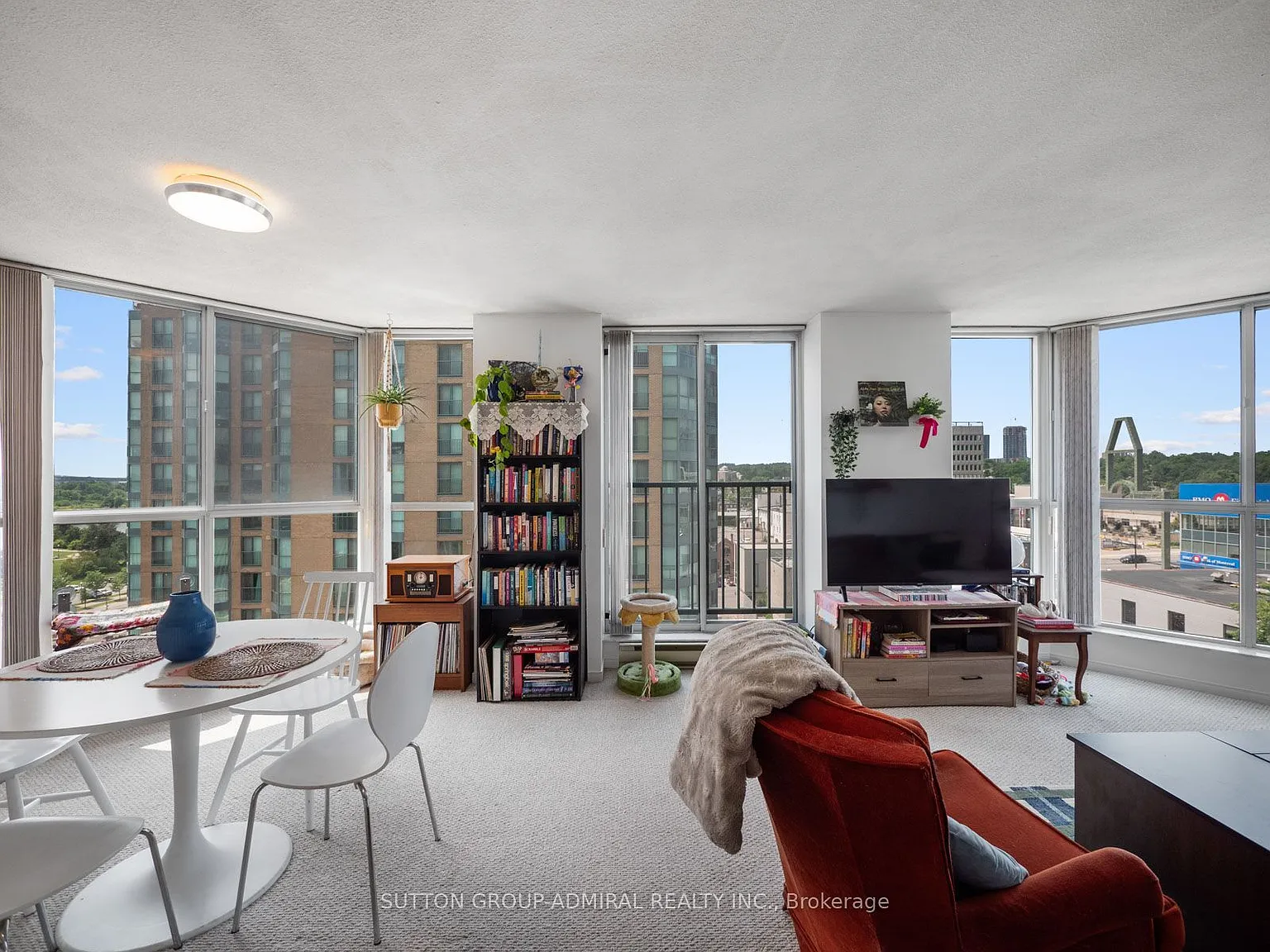 2 bed, $2,800 — Photo 1