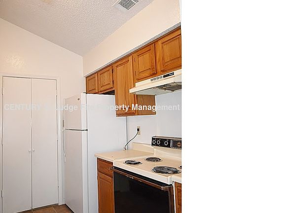 4th image of 1446 Brook Meadow Cir
