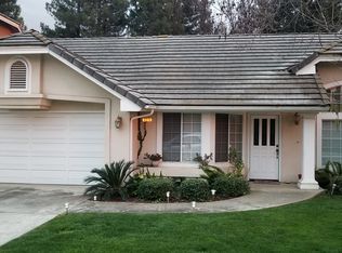 829 E Brighton Ln, Fresno, CA 93720