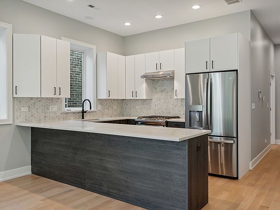 5th image of 2714 W Cortez St #2