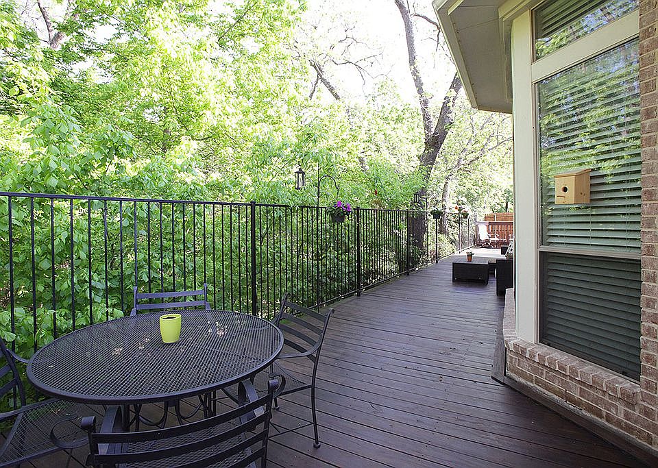 2nd image of 2909 Crystal Falls Dr