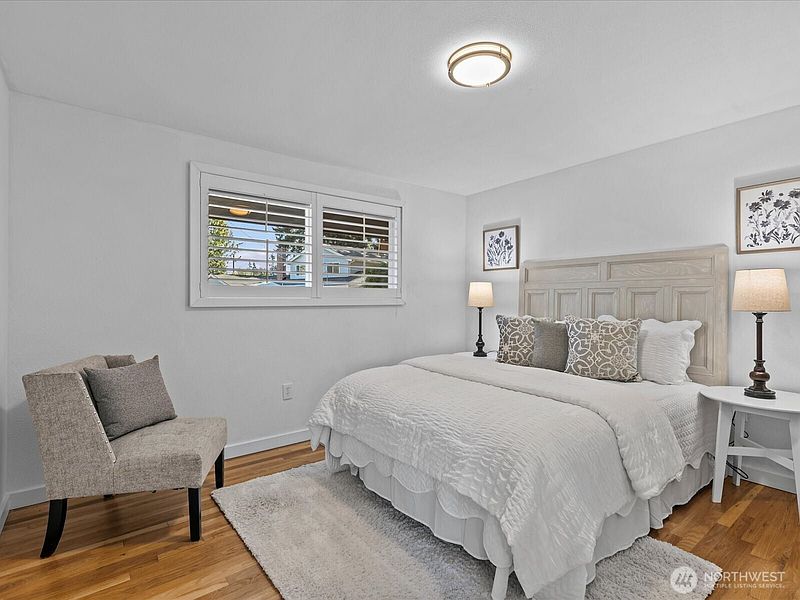 5th image of 22628 87th Avenue W