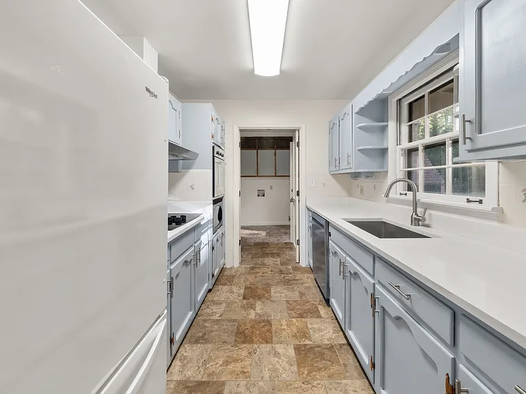 1247 Sycamore Dr — Photo 14