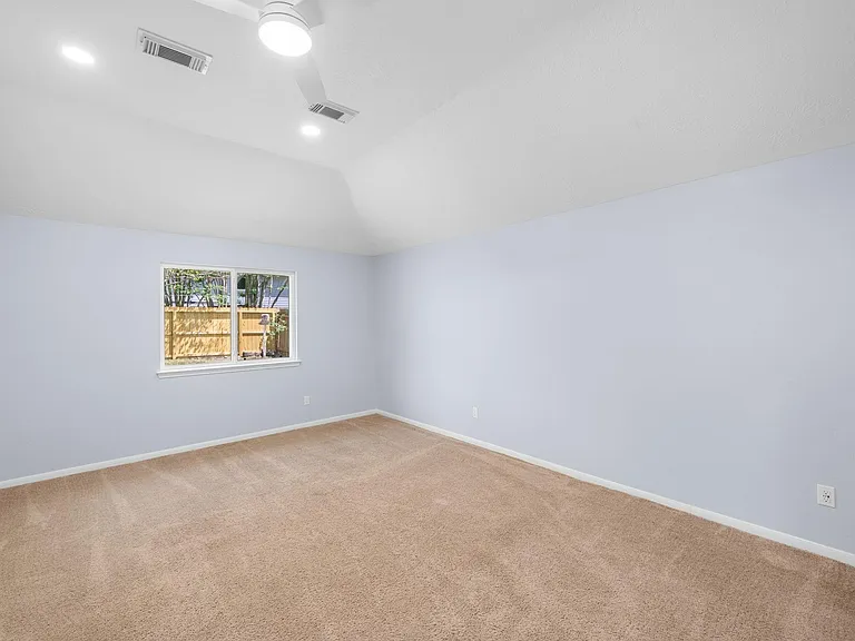3910 Crystal Pass Ct — Photo 10