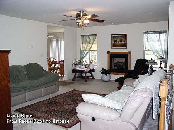3rd image of 10835 Emerald Dr