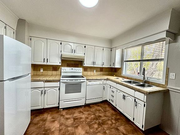 2nd image of 11514 122nd St NW