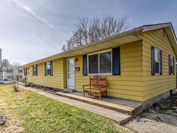 4th image of 126 Mossman Ave