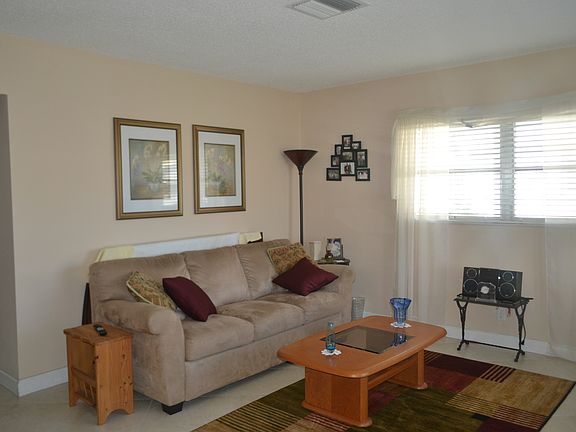 4th image of 6808 NW 70th St